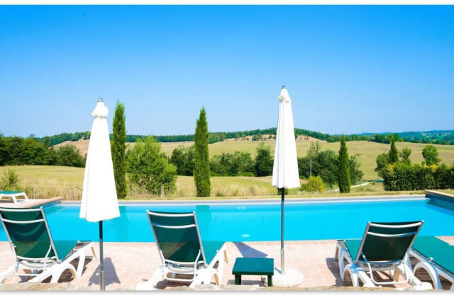 Cottage in einem Weiler mit Pool, Garten und Panoramablick auf die Hügel von Siena