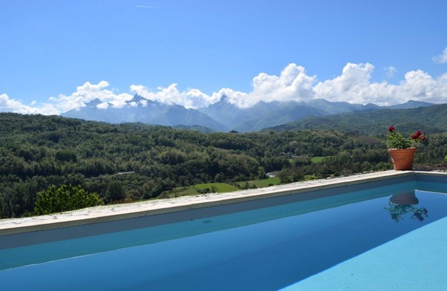 Toskana, Luxusvilla bei Cinque Terre, großer Pool, Whirlpool-Sauna