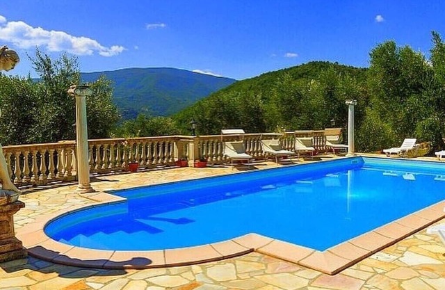Schöne Villa mit beheiztem Salzwasserpool im Herzen der Toskana