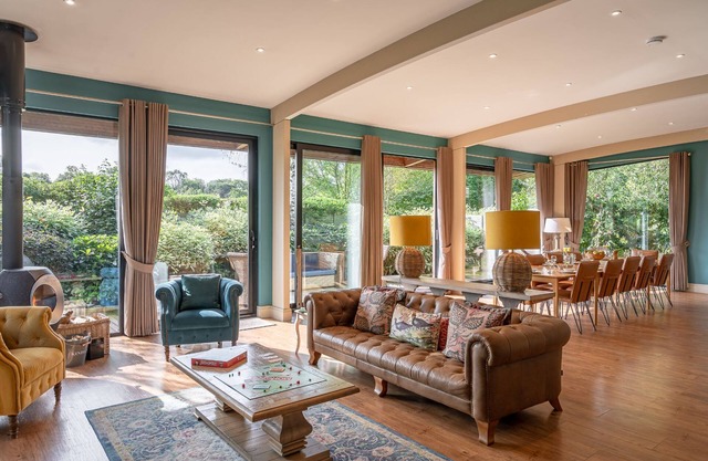 Twenty One - a lodge that sleeps 12 guests in 6 bedrooms