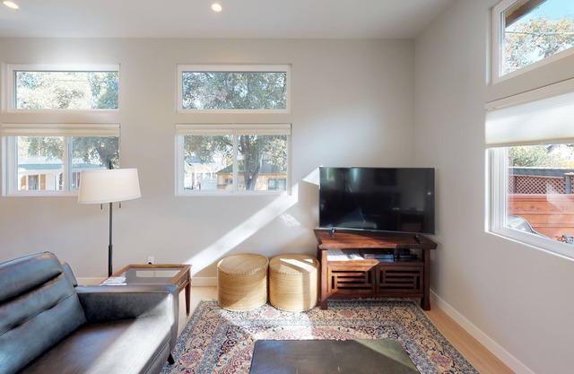 Zweimal ist es schön - 2BR / 2BA Finely Finished Home in der Innenstadt von Paso Robles