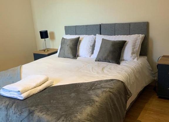 Twickenham Apartment