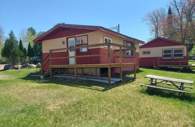 Twin Bay Resort Cabin # 5