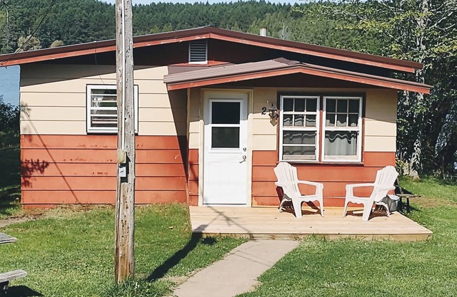 Twin Bay Resort Cabin # 2