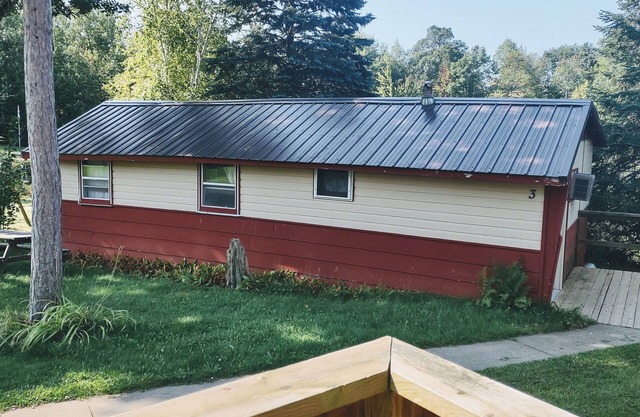 Twin Bay Resort Lakeside Cabin #3