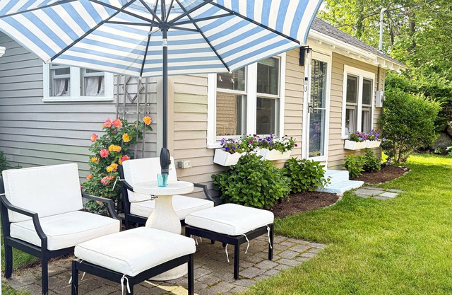 Twin Lights Coastal Cottage