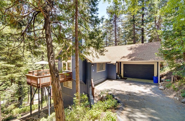 Twin Peaks Cabin < 4 Mi to Lake Arrowhead!