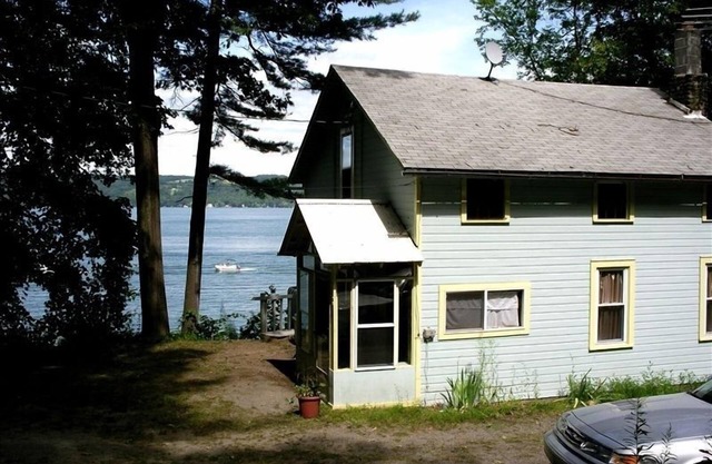 Twin Pines, Charming Cayuga Lakefront Cottage mit herrlicher Aussicht