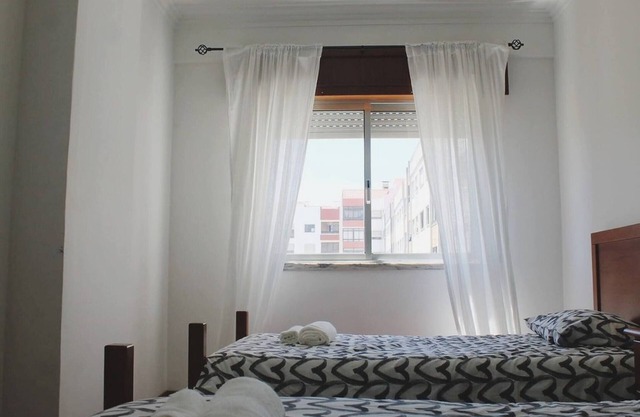 Twin Room 2 In Sintra Massamá Next To Train Station