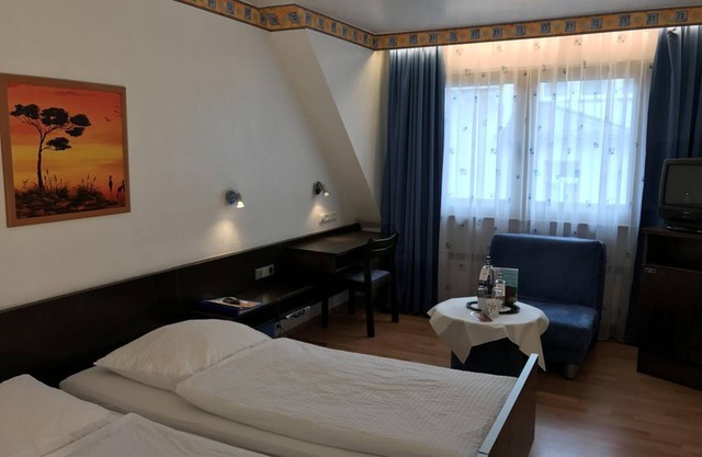 Zweibettzimmer, Dusche/WC, Stadtblick - Hotel Rheinlust