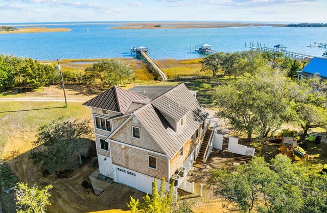 Twin Tides Intracoastal waterway cottage w/views of the ocean private dock &more