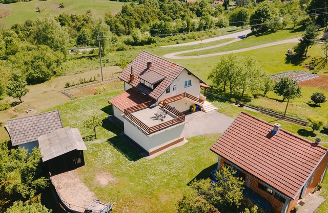 2-Zimmer-Ferienwohnung mit Terrasse Seliste Dreznicko, Plitvice (A-23993-a)