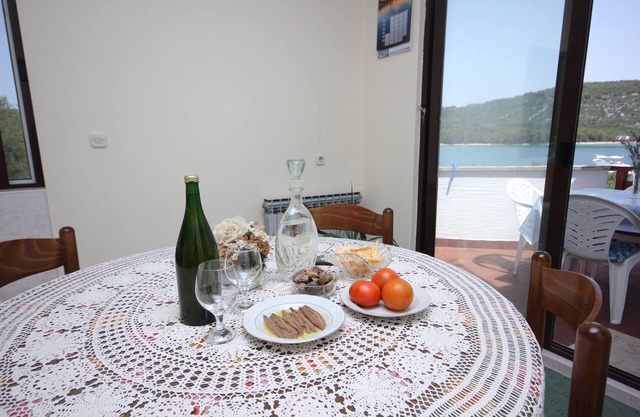 2-Zimmer-Ferienwohnung am Strand Bucht Mala Lamjana, Ugljan (A-347-b)