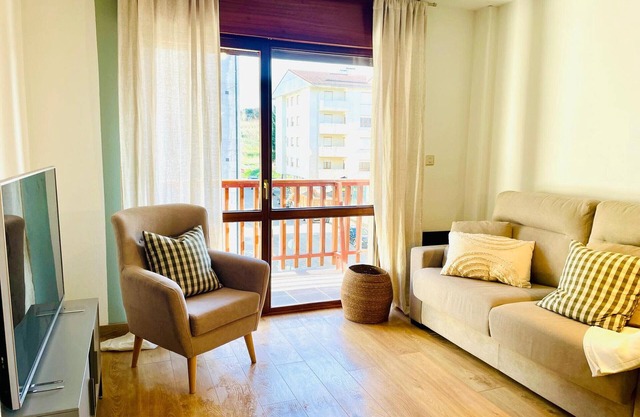 Gemütliche Wohnung mit Pool, Garage und Balkon in ruhiger Lage, nahe Zentrum von Jaca