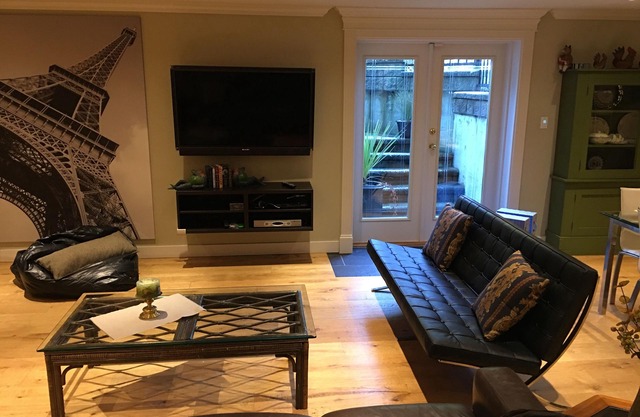 Keller-Suite mit zwei Schlafzimmern - Nord-Vancouver - West-Vancouver