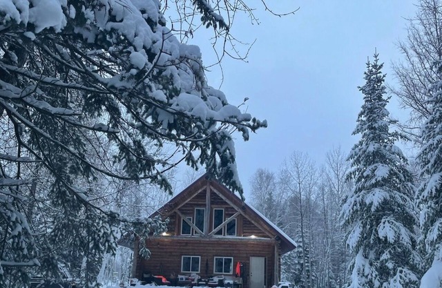 Two bedroom cabin with large loft in Williams MN, 10 miles to Lake of the Woods.