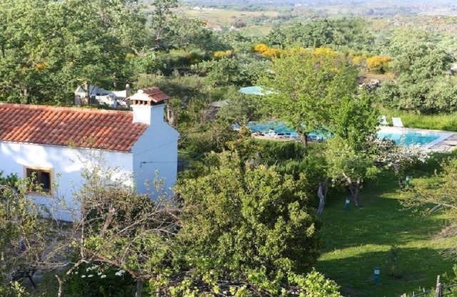 Two bedroom Cottage near Marvao, Sao Mamede Natural Park. Shared pool