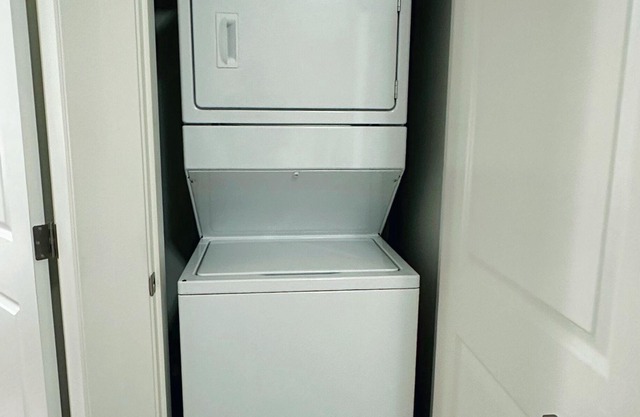 Two Bedroom Cozy Suite in Central Nanaimo; Your Home away from Home.
