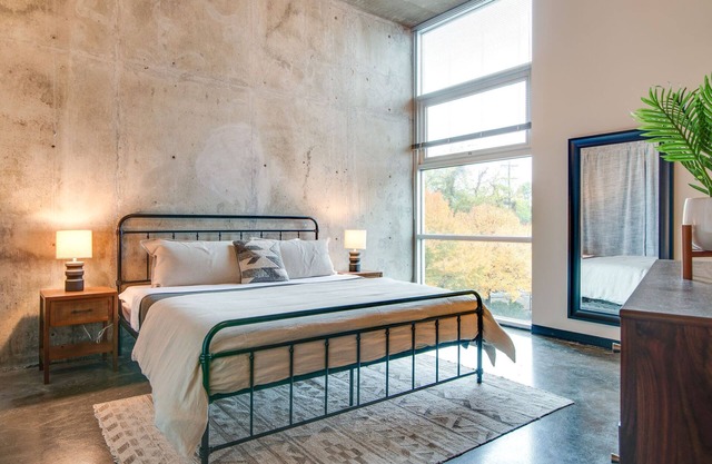 Two Bedroom Loft in Trendy Gulch!