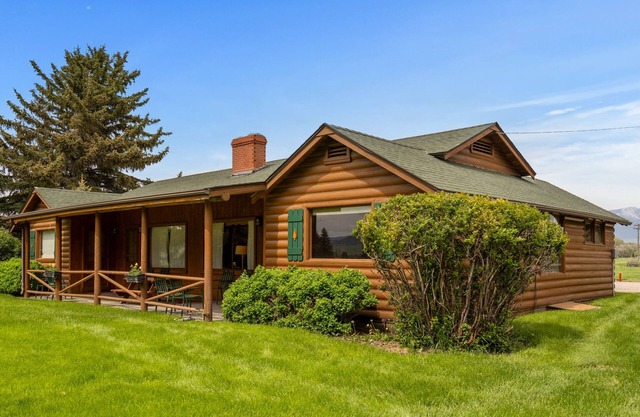 Two bedroom log cabin