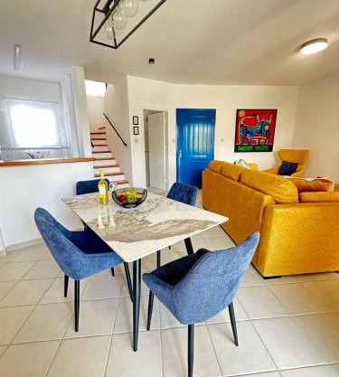 Two Bedroom Marsefino Amazing Townhouse-Apartment