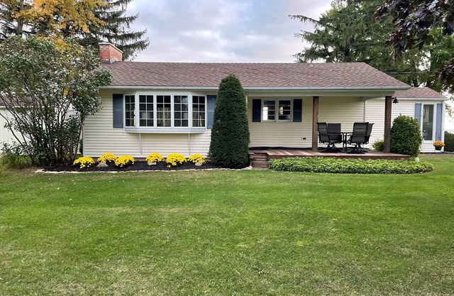 Two-bedroom one bath lake front cottage Wilson NY.