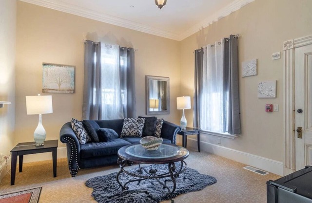 Two Bedroom Suite in Mansion near Monterey Carmel
