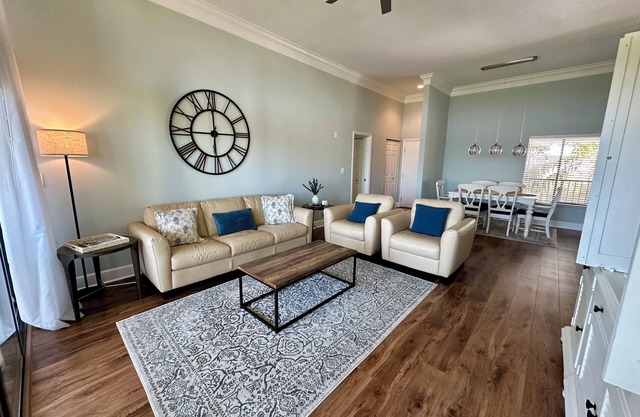 Two bedroom / Two bathroom Penthouse Beach Condo