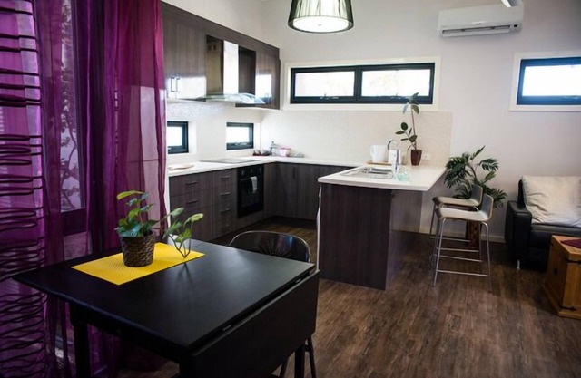Zwei Schlafzimmer, moderne, saubere, zentral gelegene Villa