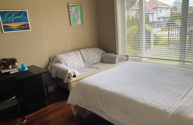 Two-bedroom with independent entrance close to YVR in Richmond
