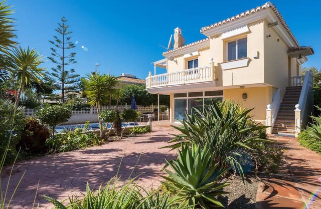 Two bedroomed Ground floor apartment with private pool