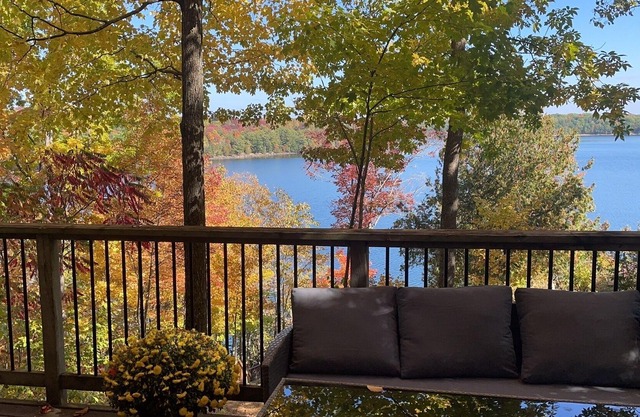 Two bedrooms and a loft with a bunkie on side lakefront cottage on Bobs Lake
