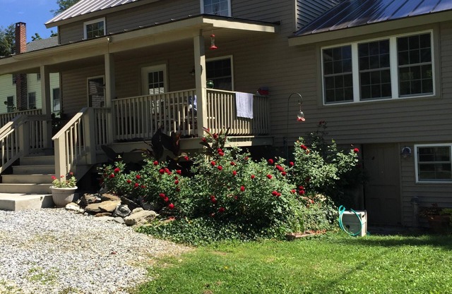 Zwei Blocks vom Red Lion Inn und neben dem Berkshire Theatre