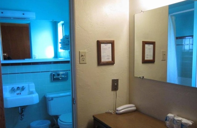 2 Full XL- NonSmoking-Vierbettzimmer-Ensuite Dusche