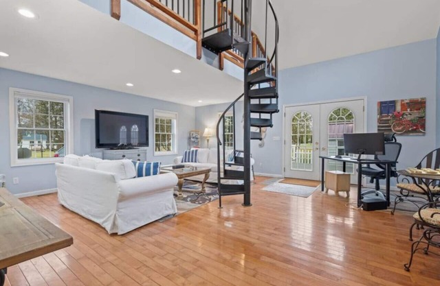 Two Doves Cottage, Walk to DT Lex! Cozy Getaway!