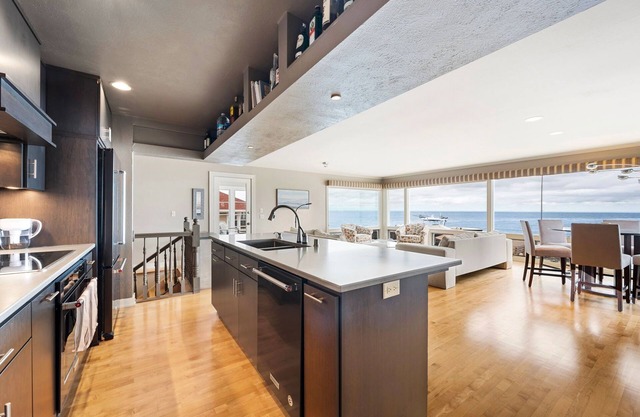 Two Egg Harbor Waterfront Cottages with Sauna and Firepit