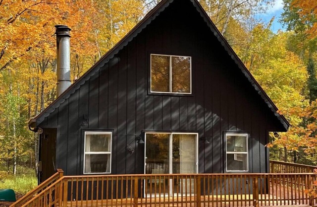 Two Family Chalet Steps From The Lifts At Ski Brule/Hot Tub/ Sauna