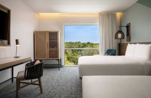 Two Family Ready Stays w/ Breathtaking View | Outdoor Pool Access