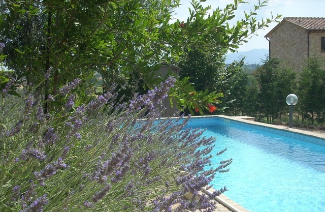 Zwei Bauernhäuser in der Natur ... mit Swimmingpool