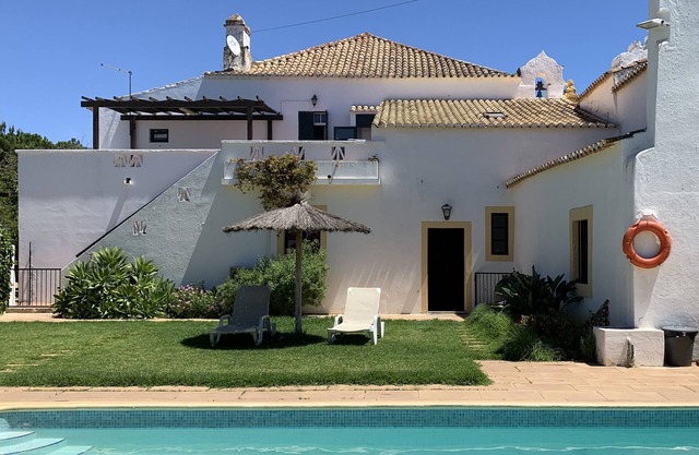 Villa T3 + T2 am Donnerstag, 50 ha mit Schwimmbad, in der Nähe der besten Strände