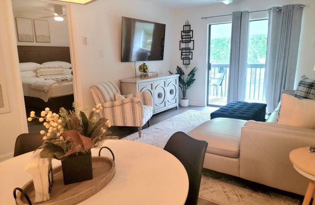 Two King Bedroom condo, both w/attached bath on 2nd floor