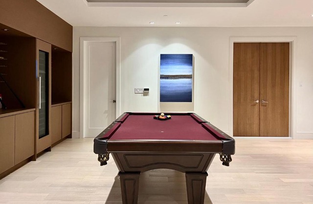 Two King Bedroom w Bath&Living Room