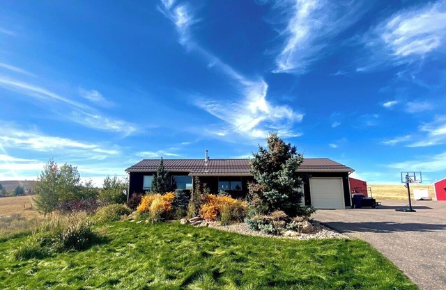 Two Mountain Homes, gated, views, games, & nature!