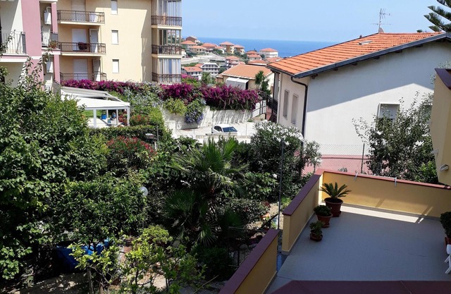 Zweizimmerwohnung 800 m vom Meer - Westligurien
