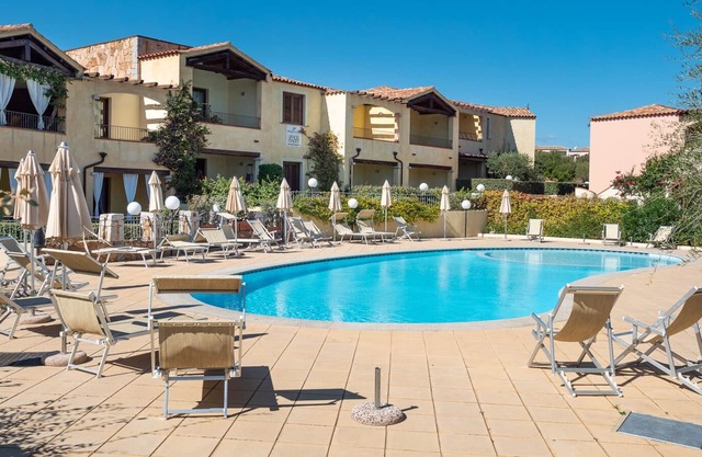 Zwei Zimmer auf den Pool in elegantem Ambiente mit Blick auf nur 2 km vom Meer