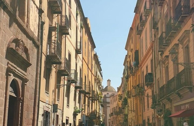 Two-room apartment historic center of Bosa