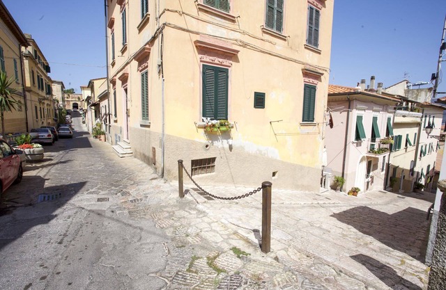 Zweizimmerwohnung Piazza al Fico 2/4 Plätze im historischen Zentrum von Portoferraio