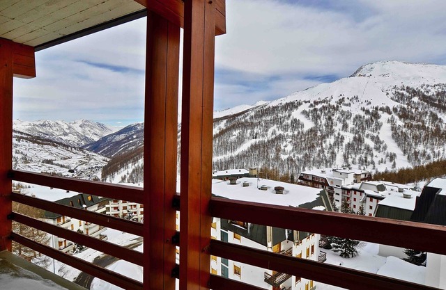 Two-room apartment with panoramic views in Sestriere