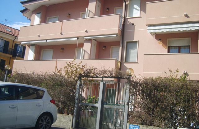 ZWEIZIMMERWOHNUNG MIT TERRASSE