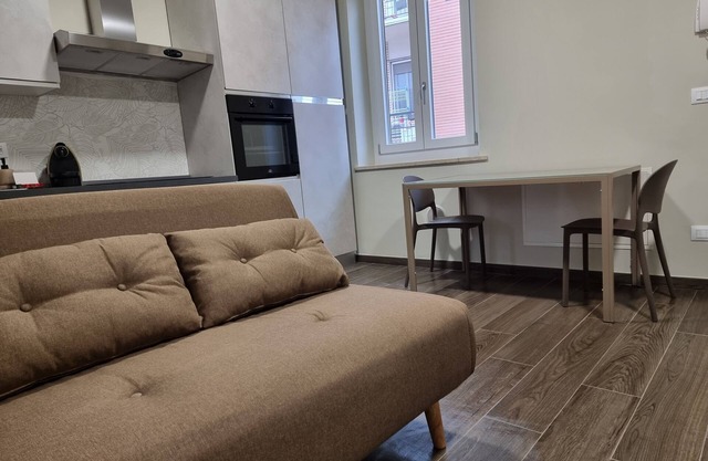 TWO-ROOM APARTMENT with kitchen-PAVIA-near the center